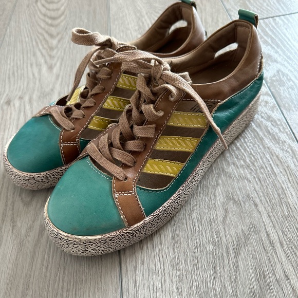 L'Artiste by Spring Step Porscha Sneaker - Picture 2 of 7